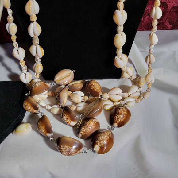 Mixed Lot of Seashell Jewelry 13oz. - Picture 3 of 7